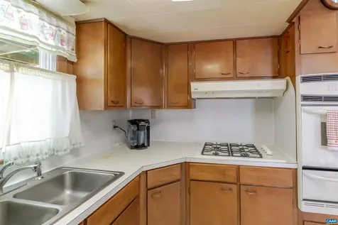 906 Alta Street Staunton VA 24401