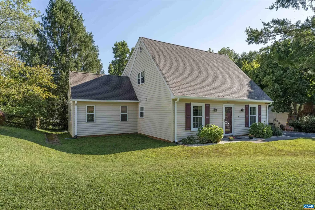 1645 Ravens Place Charlottesville VA 22911