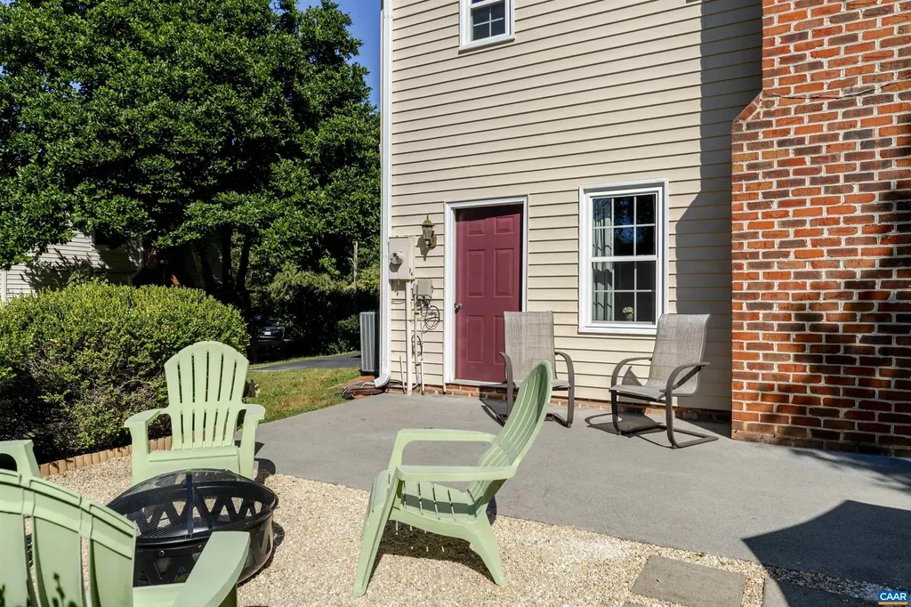 1645 Ravens Place Charlottesville VA 22911