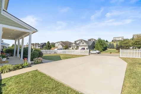 260 Windsor Drive Fishersville VA 22939