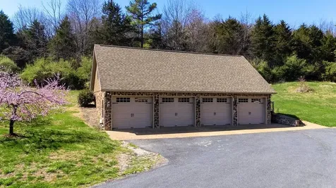 840 Commerce Road Staunton VA 24401