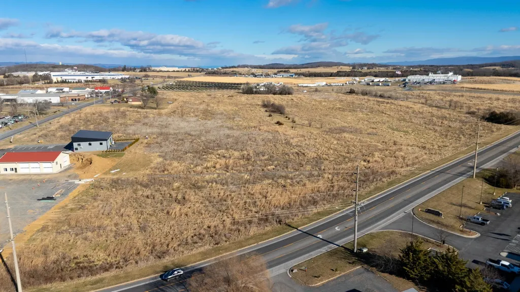 3.9 Ac Mount Clinton Pike Harrisonburg VA 22801