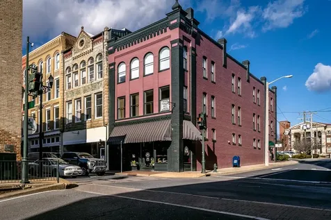 2 Central Avenue N Staunton VA 24401