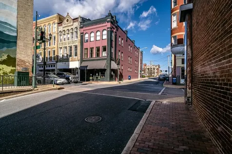 2 Central Avenue N Staunton VA 24401