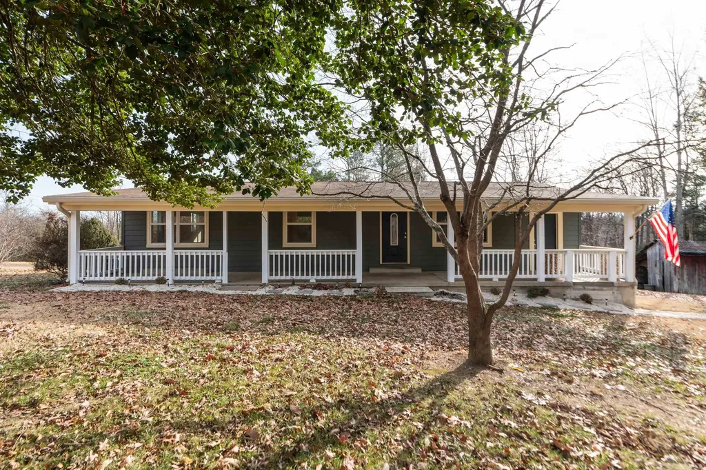 7081 Secretarys Sand Road Schuyler VA 22969