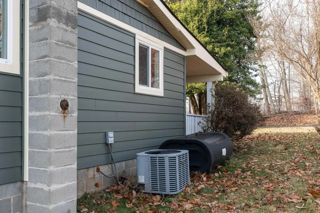 7081 Secretarys Sand Road Schuyler VA 22969