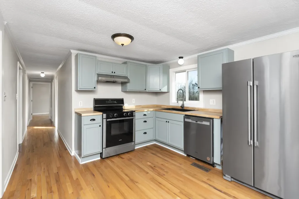 7081 Secretarys Sand Road Schuyler VA 22969