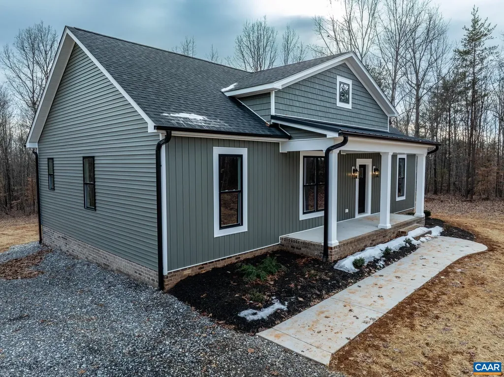 1676 Jerusalem Church Road Scottsville VA 23921