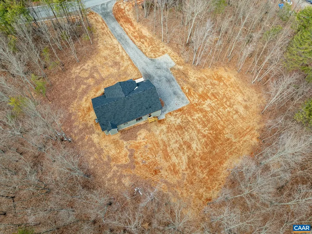 1676 Jerusalem Church Road Scottsville VA 23921