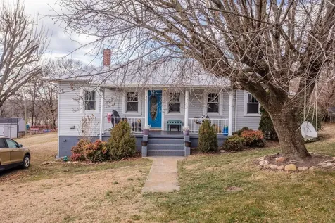 211 Second Street Shenandoah VA 22849