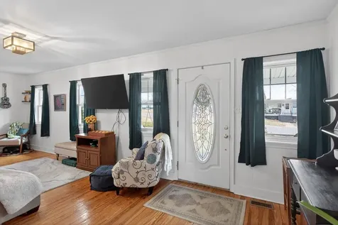 211 Second Street Shenandoah VA 22849