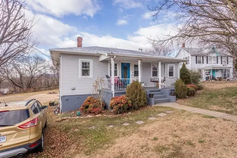211 Second Street Shenandoah VA 22849
