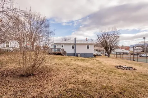 211 Second Street Shenandoah VA 22849