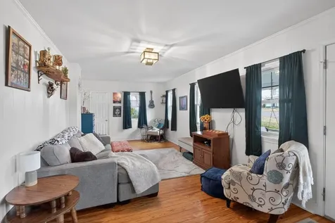 211 Second Street Shenandoah VA 22849