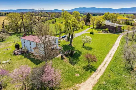 514 Lipscomb Road Stuarts Draft VA 24477