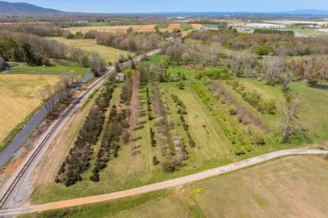 514 Lipscomb Road Stuarts Draft VA 24477