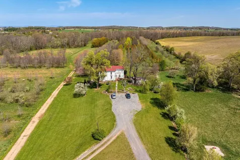 514 Lipscomb Road Stuarts Draft VA 24477