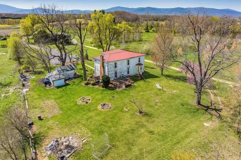 514 Lipscomb Road Stuarts Draft VA 24477