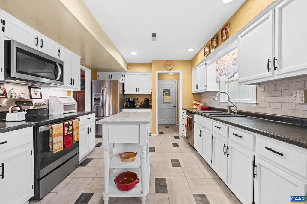 1817 Hearthglow Lane Charlottesville VA 22901