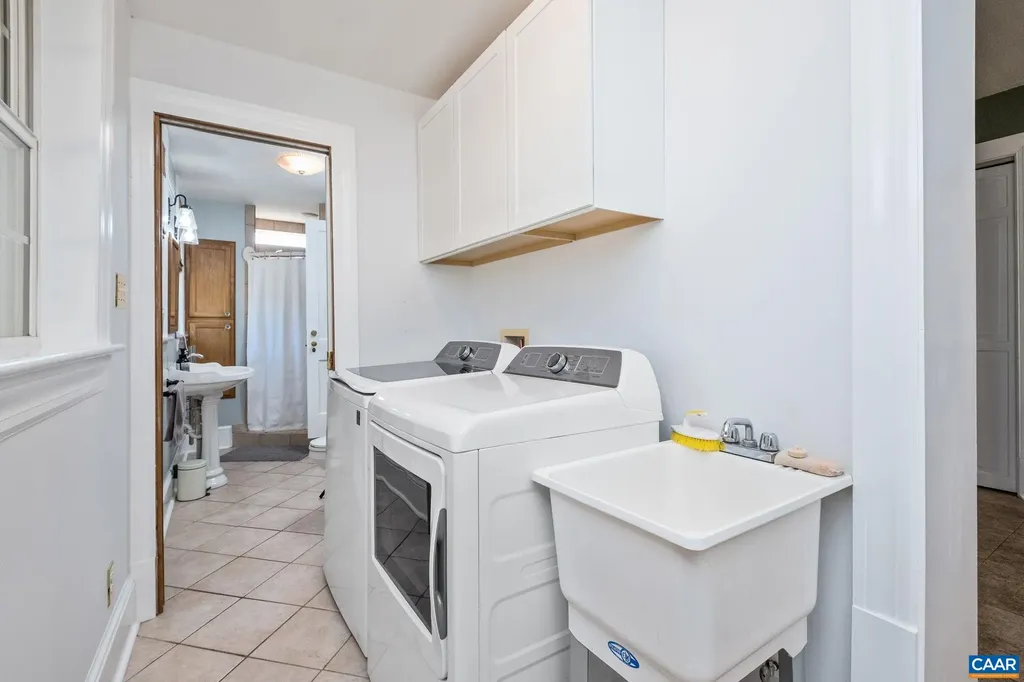 602 Main Street N Gordonsville VA 22942