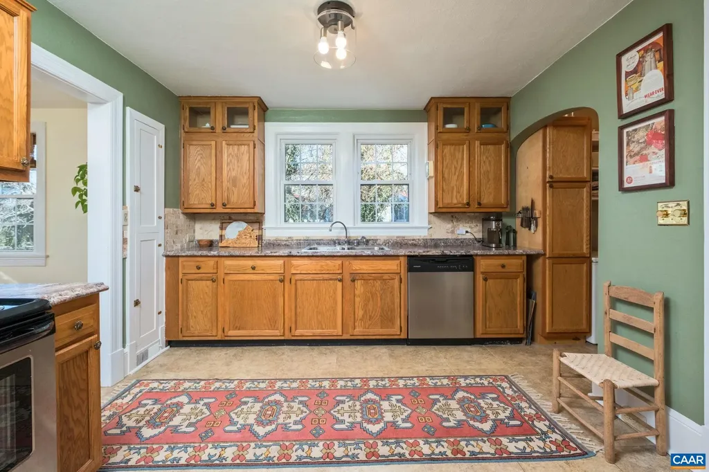 602 Main Street N Gordonsville VA 22942