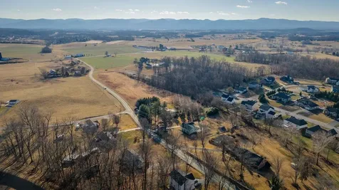 4634 Shen Lake Drive Rockingham VA 22801