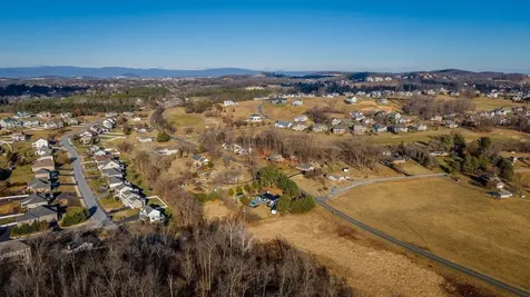 4634 Shen Lake Drive Rockingham VA 22801