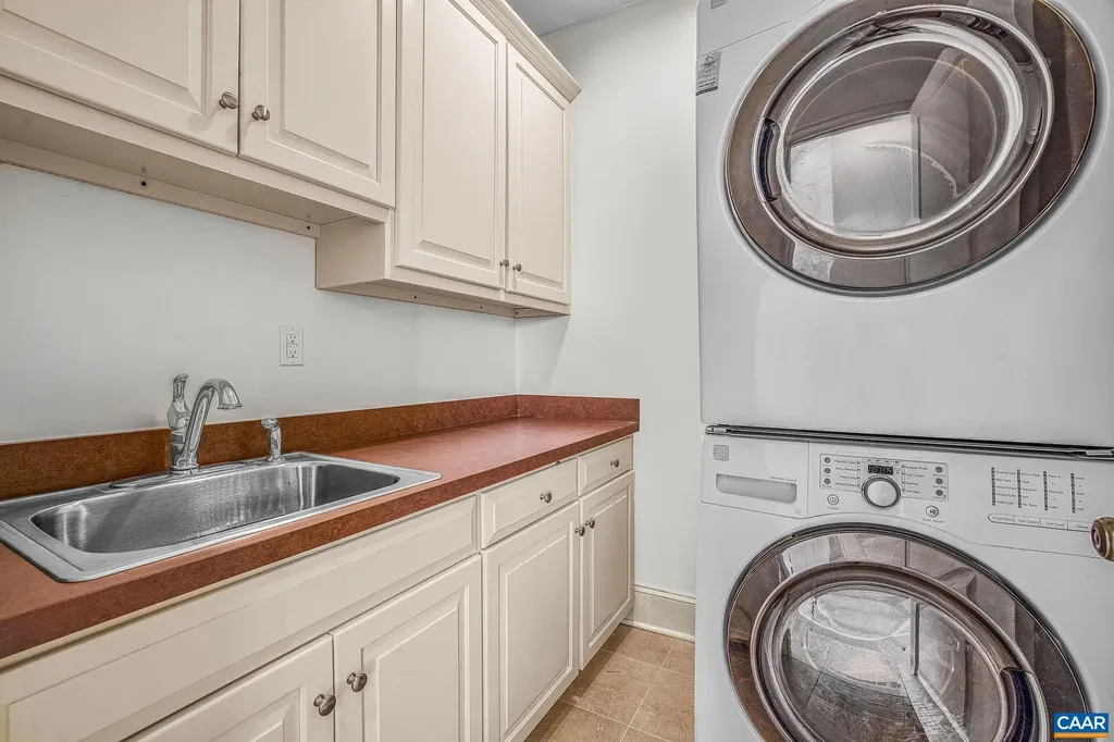 585 Ragged Mountain Drive Charlottesville VA 22903