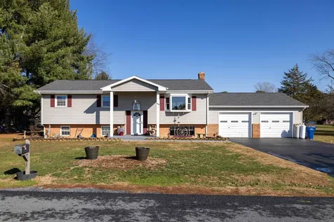 808 11th Street Grottoes VA 24441
