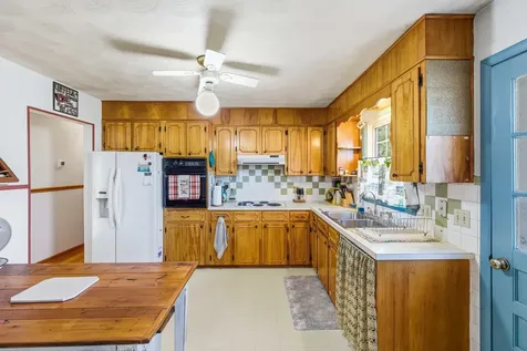 808 11th Street Grottoes VA 24441