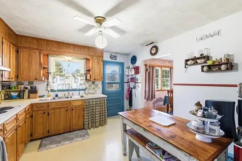 808 11th Street Grottoes VA 24441