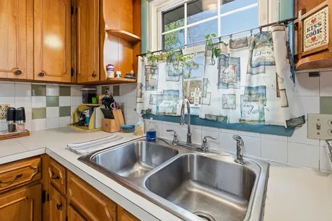 808 11th Street Grottoes VA 24441