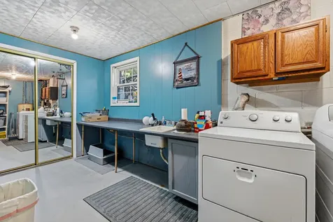 808 11th Street Grottoes VA 24441