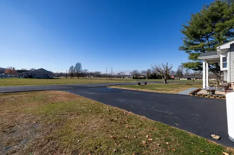 808 11th Street Grottoes VA 24441