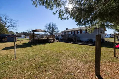 808 11th Street Grottoes VA 24441