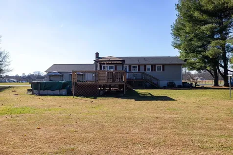 808 11th Street Grottoes VA 24441