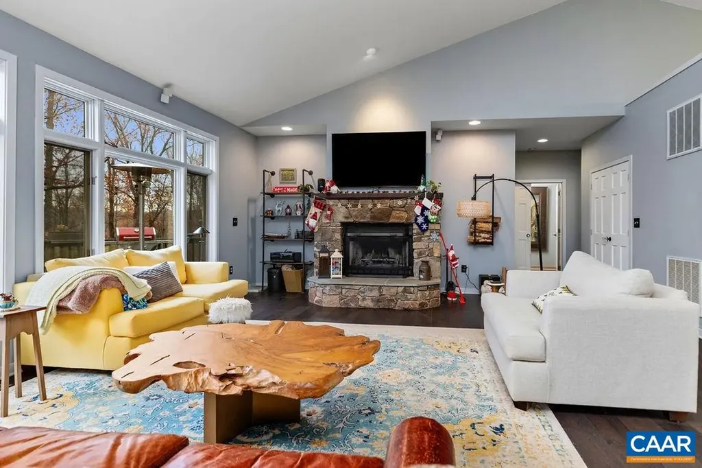 423 Foothills Drive Nellysford VA 22958