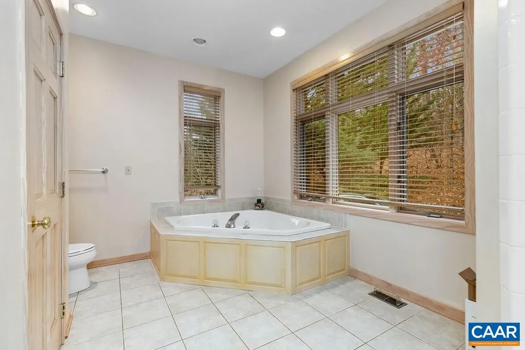 423 Foothills Drive Nellysford VA 22958