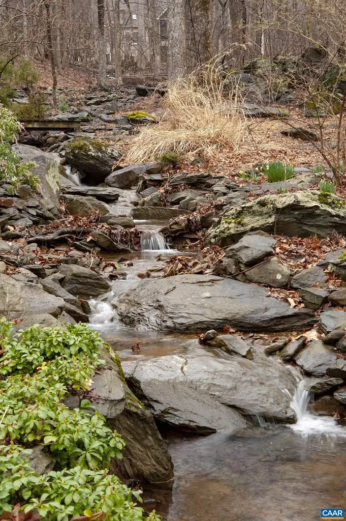 423 Foothills Drive Nellysford VA 22958