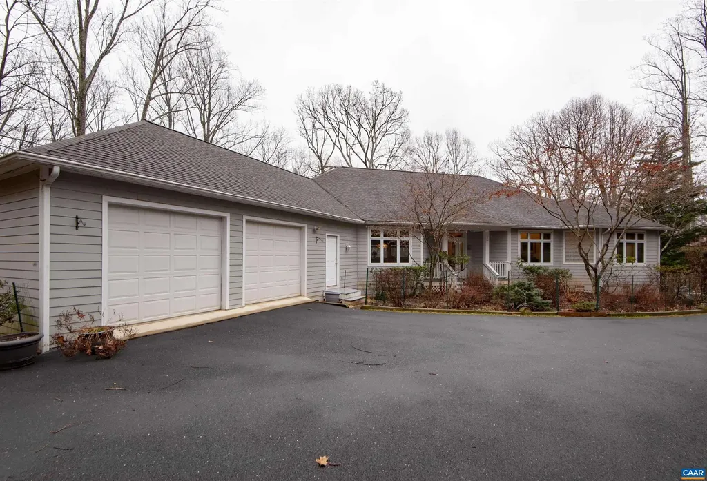 423 Foothills Drive Nellysford VA 22958