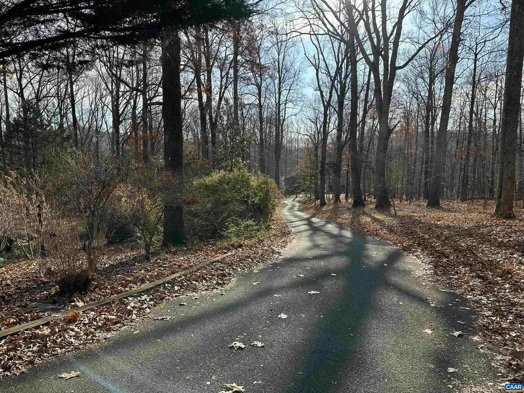 423 Foothills Drive Nellysford VA 22958