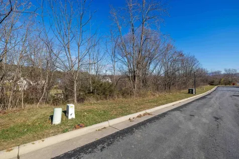2122 Willow Hill Drive Harrisonburg VA 22801