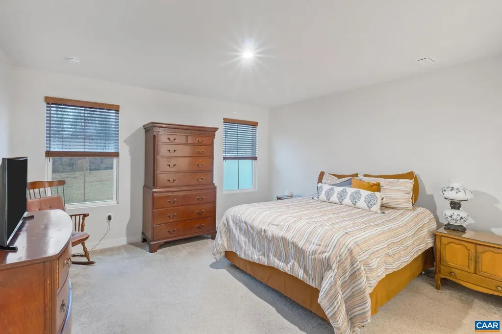 153 Park Drive Palmyra VA 22963