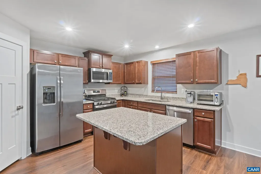 153 Park Drive Palmyra VA 22963