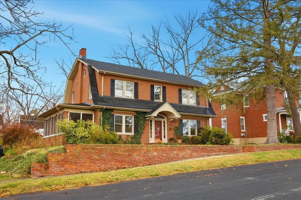 645 Maple Avenue Waynesboro VA 22980