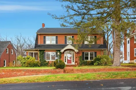 645 Maple Avenue Waynesboro VA 22980