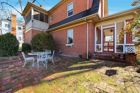 645 Maple Avenue Waynesboro VA 22980