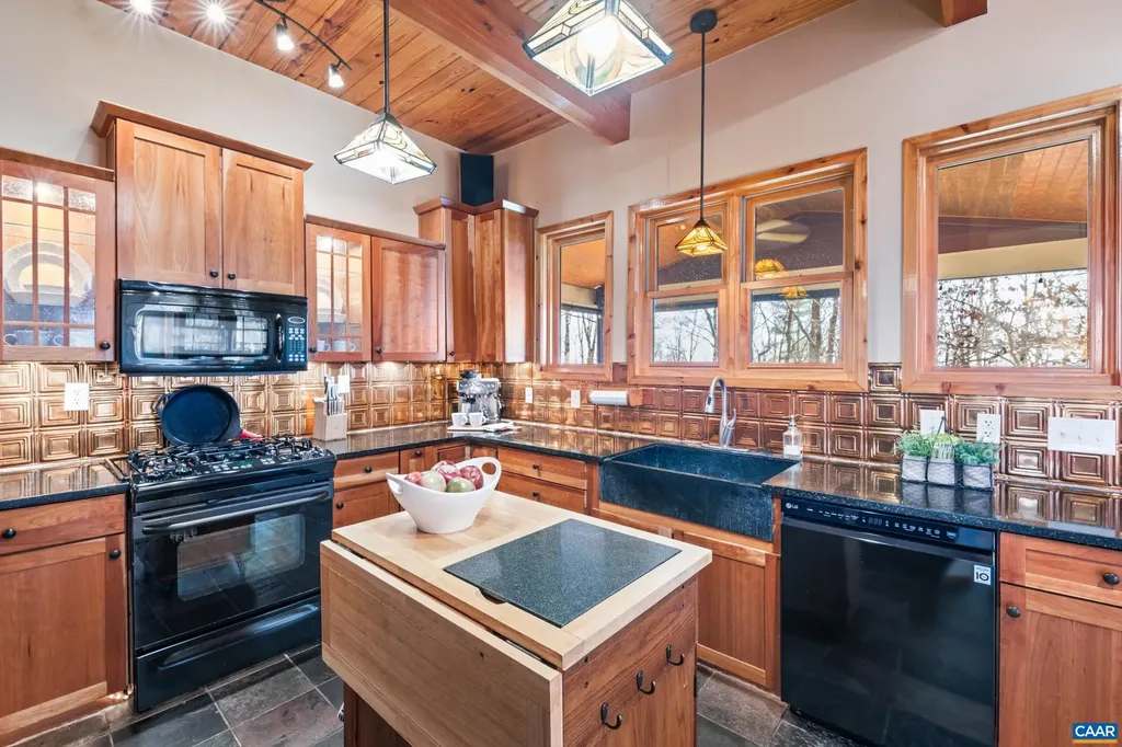 6696 Highlander Way Crozet VA 22932