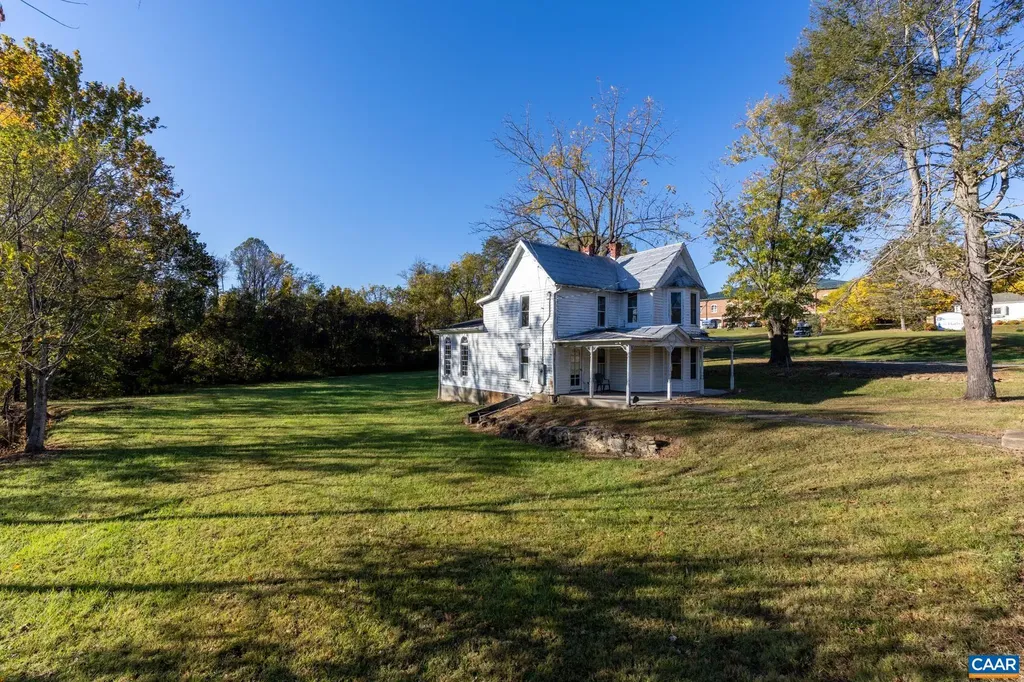 276 Main Street Stanardsville VA 22973
