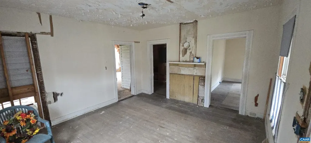 276 Main Street Stanardsville VA 22973